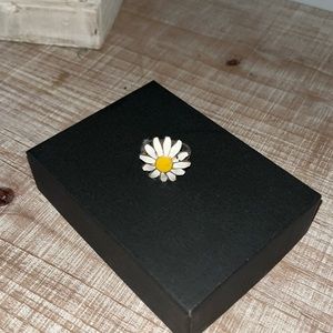 Vintage Daisy Sterling Silver Enamel Ring